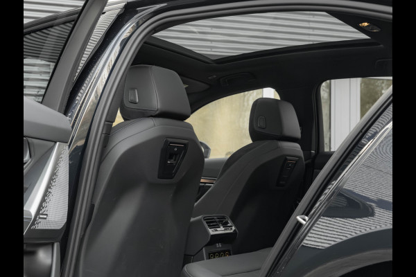 BMW i5 eDrive40 M-Sport Pro - Pano - Onderstel Prof - Driving Ass Prof - Harman Kardon