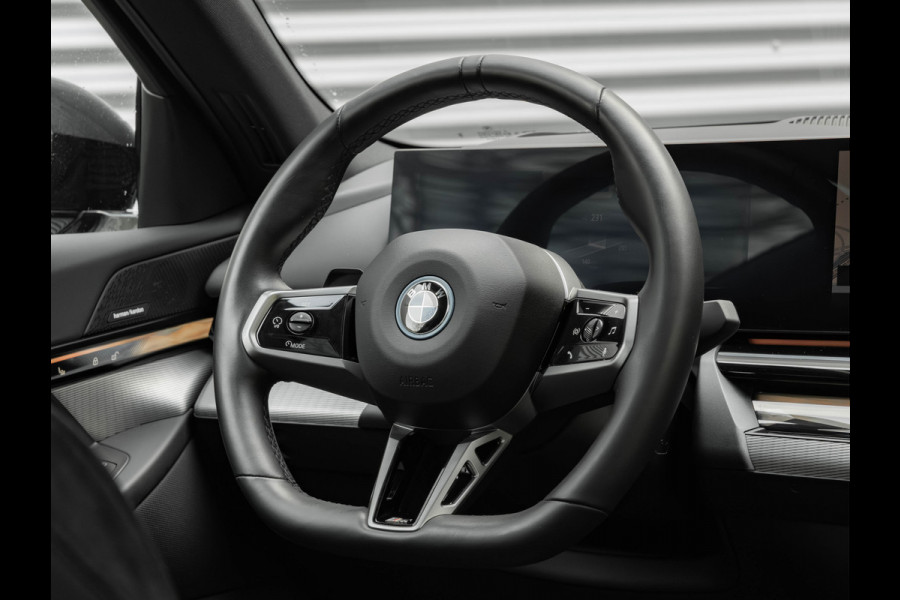 BMW i5 eDrive40 M-Sport Pro - Pano - Onderstel Prof - Driving Ass Prof - Harman Kardon