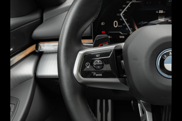 BMW i5 eDrive40 M-Sport Pro - Pano - Onderstel Prof - Driving Ass Prof - Harman Kardon