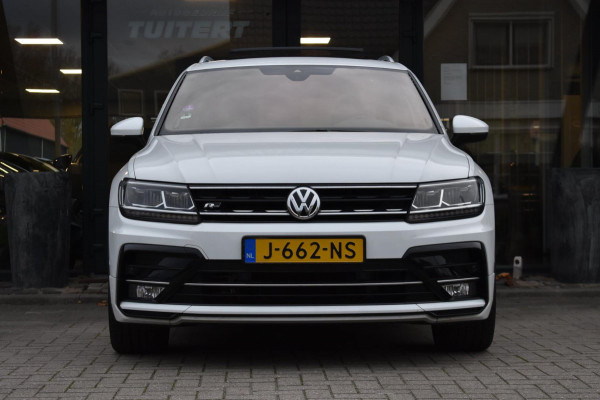Volkswagen Tiguan 1.5 TSI ACT R-Line | TREKHAAK | CAMERA | DEALER ONDERHOUDEN | STOELVERWARMING | PANORAMADAK | APPLE CARPLAY