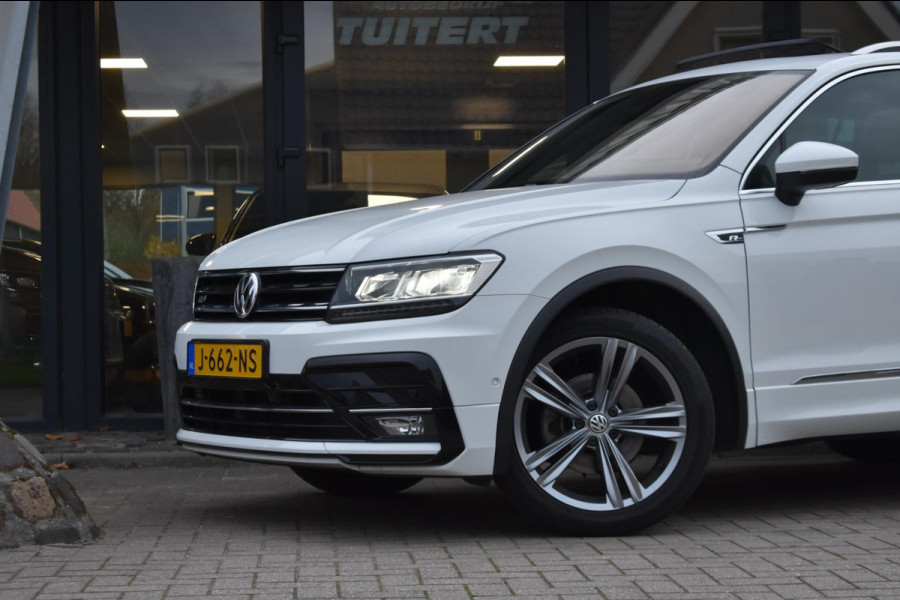 Volkswagen Tiguan 1.5 TSI ACT R-Line | TREKHAAK | CAMERA | DEALER ONDERHOUDEN | STOELVERWARMING | PANORAMADAK | APPLE CARPLAY