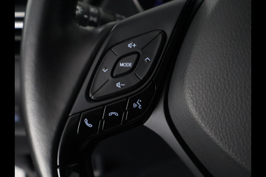 Toyota C-HR 1.8 Hybrid Active Bi-Tone | Trekhaak | Camera | Cruise Control