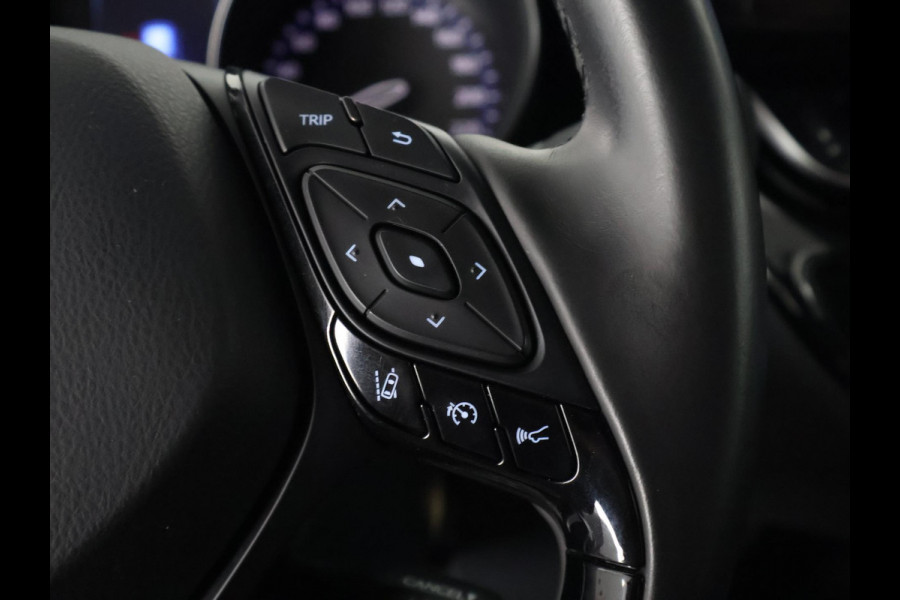 Toyota C-HR 1.8 Hybrid Active Bi-Tone | Trekhaak | Camera | Cruise Control