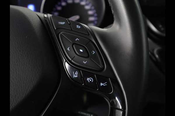 Toyota C-HR 1.8 Hybrid Active Bi-Tone | Trekhaak | Camera | Cruise Control