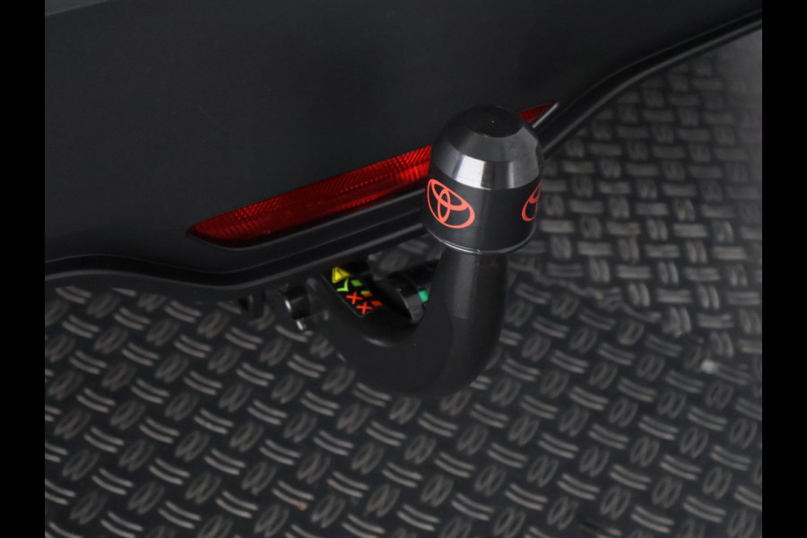 Toyota C-HR 1.8 Hybrid Active Bi-Tone | Trekhaak | Camera | Cruise Control