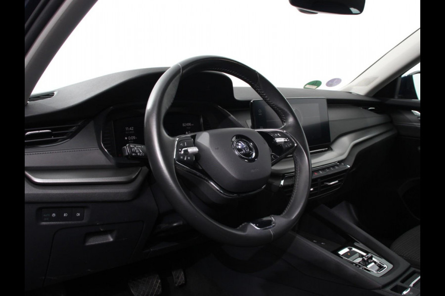Škoda Octavia Combi 1.0 e-TSI Automaat Business Edition Climate control | Cruise control | Parkeersensoren | Navigatie | LED | Trekhaak | Lichtmetalen velgen | Apple Carplay / Android Auto