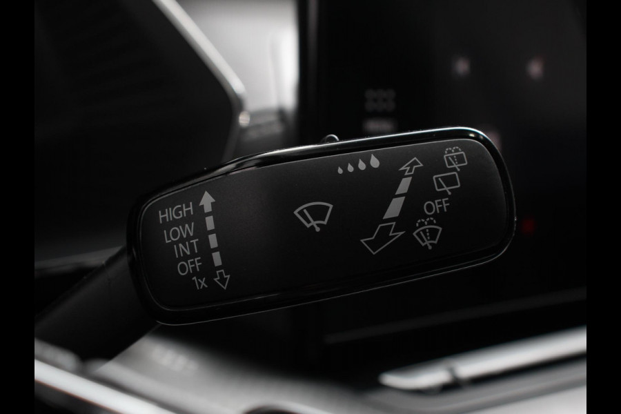 Škoda Octavia Combi 1.0 e-TSI Automaat Business Edition Climate control | Cruise control | Parkeersensoren | Navigatie | LED | Trekhaak | Lichtmetalen velgen | Apple Carplay / Android Auto