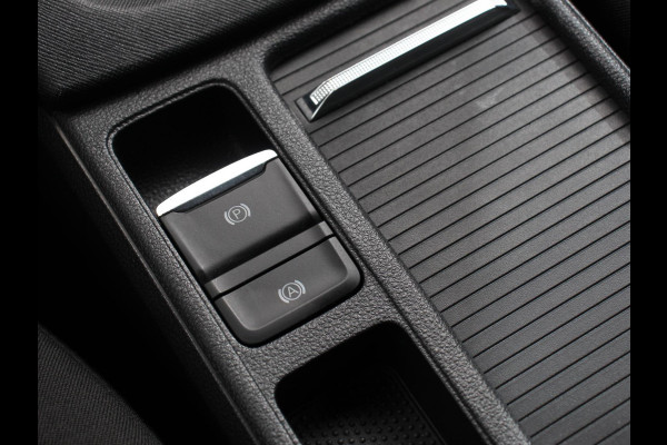 Škoda Octavia Combi 1.0 e-TSI Automaat Business Edition Climate control | Cruise control | Parkeersensoren | Navigatie | LED | Trekhaak | Lichtmetalen velgen | Apple Carplay / Android Auto