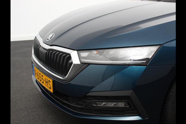 Škoda Octavia Combi 1.0 e-TSI Automaat Business Edition Climate control | Cruise control | Parkeersensoren | Navigatie | LED | Trekhaak | Lichtmetalen velgen | Apple Carplay / Android Auto