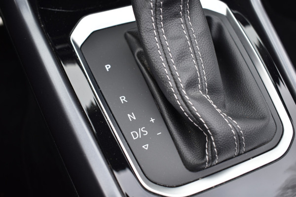 Volkswagen T-Roc Cabrio 1.5 TSI 150PK DSG R-LINE LEDER/PDC/NAVI***