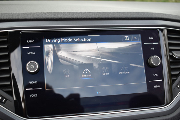 Volkswagen T-Roc Cabrio 1.5 TSI 150PK DSG R-LINE LEDER/PDC/NAVI***