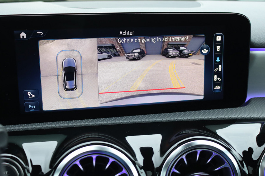 Mercedes-Benz A-Klasse 250 e AMG Line | Panoramadak | Memory | HUD | Keyless Go | Advanced Sound System | Surround Camera | Multibeam LED | Dodehoekassistent | Sfeerverlichting |