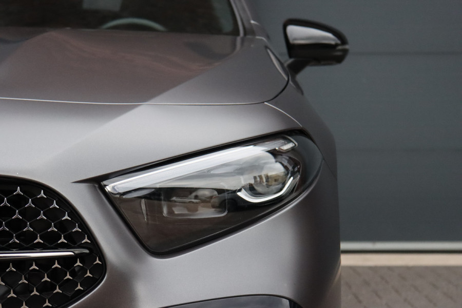 Mercedes-Benz A-Klasse 250 e AMG Line | Panoramadak | Memory | HUD | Keyless Go | Advanced Sound System | Surround Camera | Multibeam LED | Dodehoekassistent | Sfeerverlichting |