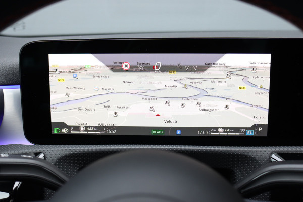Mercedes-Benz A-Klasse 250 e AMG Line | Panoramadak | Memory | HUD | Keyless Go | Advanced Sound System | Surround Camera | Multibeam LED | Dodehoekassistent | Sfeerverlichting |