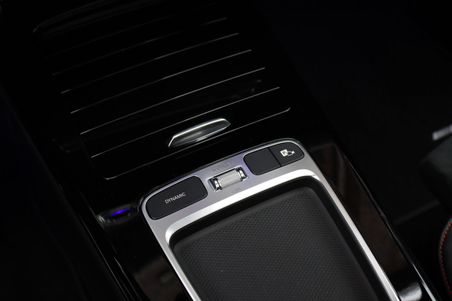 Mercedes-Benz A-Klasse 250 e AMG Line | Panoramadak | Memory | HUD | Keyless Go | Advanced Sound System | Surround Camera | Multibeam LED | Dodehoekassistent | Sfeerverlichting |