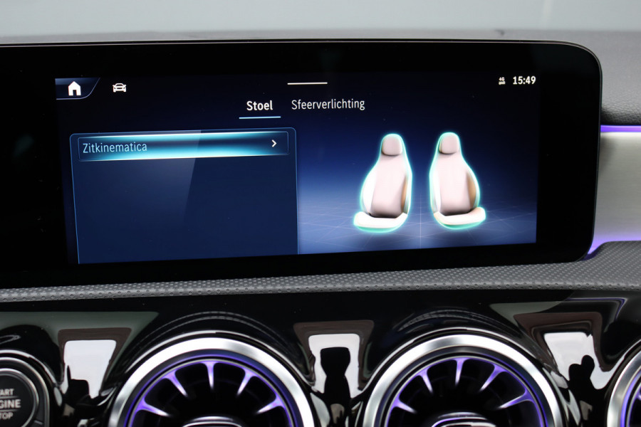 Mercedes-Benz A-Klasse 250 e AMG Line | Panoramadak | Memory | HUD | Keyless Go | Advanced Sound System | Surround Camera | Multibeam LED | Dodehoekassistent | Sfeerverlichting |