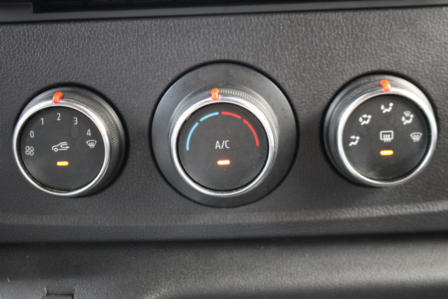 Renault Master 2.3 dCi 135pk L2 H2 Airco Navigatie Imperiaal Inrichting
