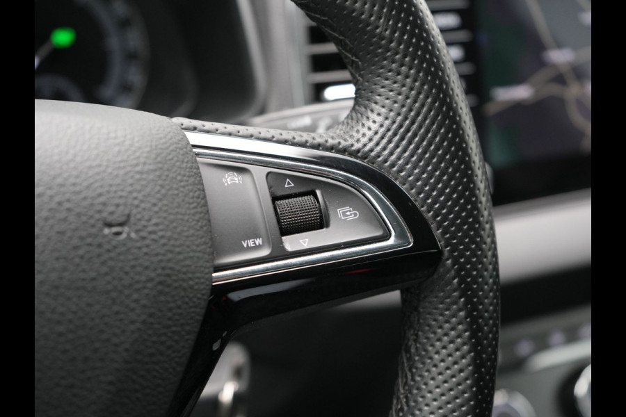 Škoda Karoq 1.5 TSI ACT Ambition Business 150pk Dealer O.H. | Adaptive Cruise | Apple Carplay | Camera | Stoelverwarming | Navigatie | 17"L.M |