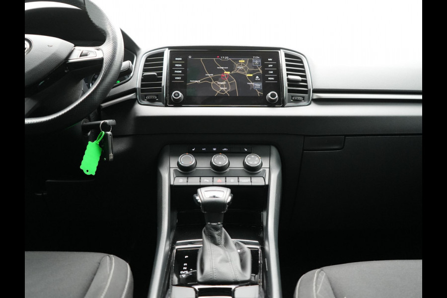 Škoda Karoq 1.5 TSI ACT Ambition Business 150pk Dealer O.H. | Adaptive Cruise | Apple Carplay | Camera | Stoelverwarming | Navigatie | 17"L.M |