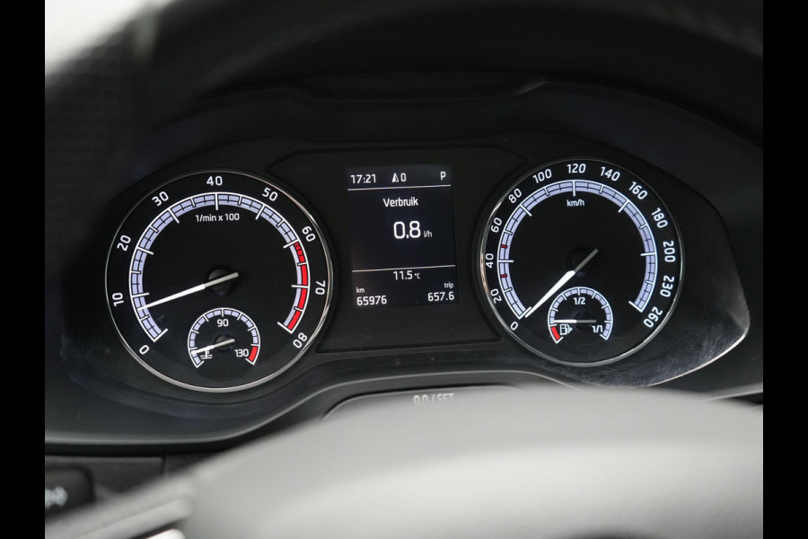 Škoda Karoq 1.5 TSI ACT Ambition Business 150pk Dealer O.H. | Adaptive Cruise | Apple Carplay | Camera | Stoelverwarming | Navigatie | 17"L.M |