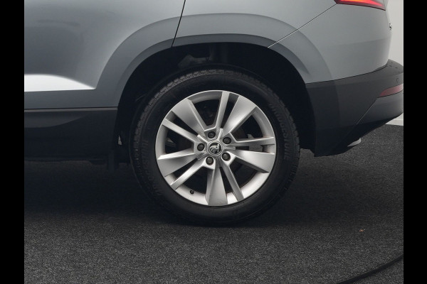 Škoda Karoq 1.5 TSI ACT Ambition Business 150pk Dealer O.H. | Adaptive Cruise | Apple Carplay | Camera | Stoelverwarming | Navigatie | 17"L.M |