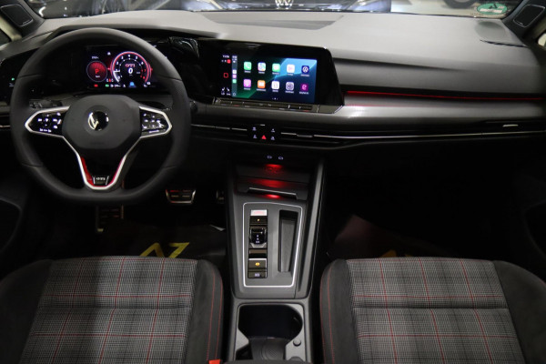 Volkswagen Golf 2.0 TSI GTI BLACKSTYLE/PANO/H-K/HUD/CARPLAY/VOL