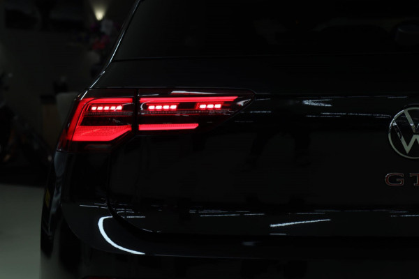 Volkswagen Golf 2.0 TSI GTI BLACKSTYLE/PANO/H-K/HUD/CARPLAY/VOL