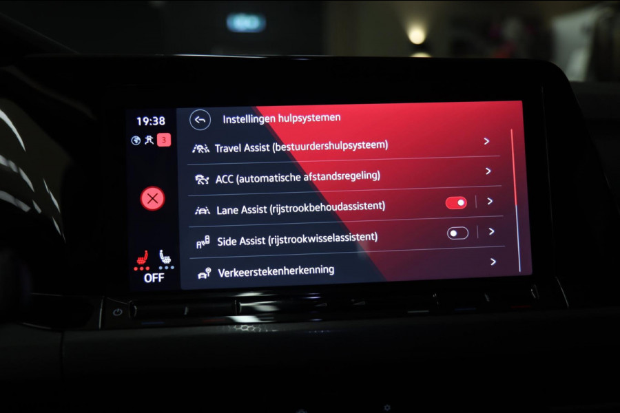 Volkswagen Golf 2.0 TSI GTI BLACKSTYLE/PANO/H-K/HUD/CARPLAY/VOL