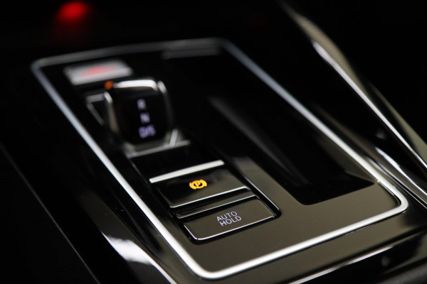 Volkswagen Golf 2.0 TSI GTI BLACKSTYLE/PANO/H-K/HUD/CARPLAY/VOL