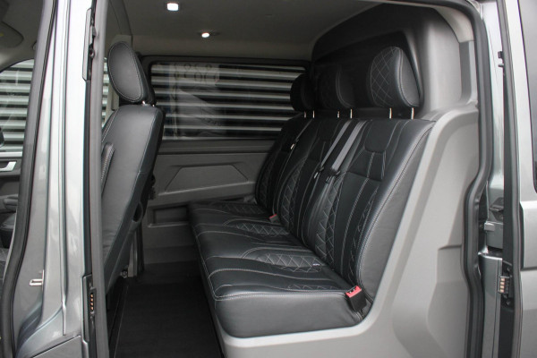 Volkswagen Transporter 2.0 TDI L2H1 BULLI DUBBEL CABINE 204PK 2023 JB-EDIITON / ACTIVE DISPLAY / VERLAGINGSVEREN / APPLE CARPLAY