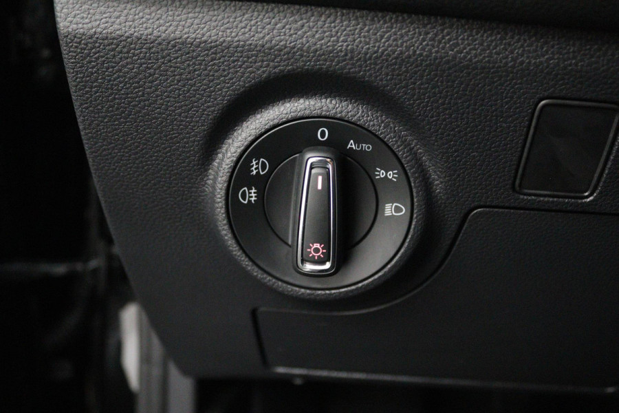 Seat Ibiza 1.0 TSI FR Business Intense (PANORAMADAK, DIGITALE COCKPIT, BEATS AUDIO, ACHTERUITRIJCAMERA, SENSOREN)