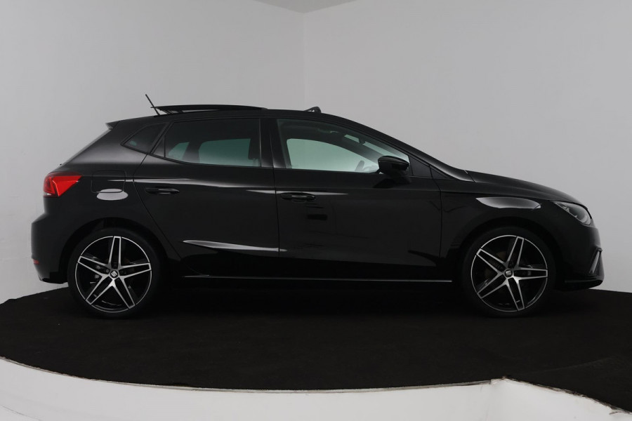 Seat Ibiza 1.0 TSI FR Business Intense (PANORAMADAK, DIGITALE COCKPIT, BEATS AUDIO, ACHTERUITRIJCAMERA, SENSOREN)