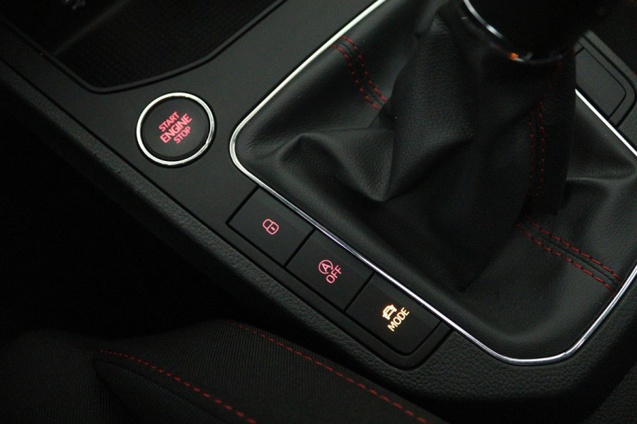 Seat Ibiza 1.0 TSI FR Business Intense (PANORAMADAK, DIGITALE COCKPIT, BEATS AUDIO, ACHTERUITRIJCAMERA, SENSOREN)