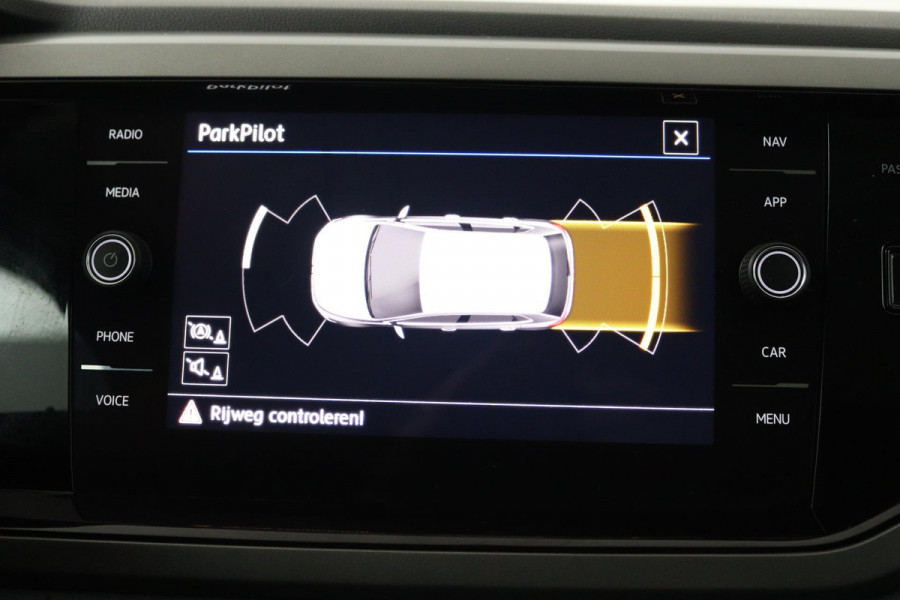 Volkswagen Polo 1.0 TSI Comfortline (TREKHAAK, DIGITALE COCKPIT, PARKEERSENSOREN, CRUISE ADAPTIEF, AUTOMAAT)