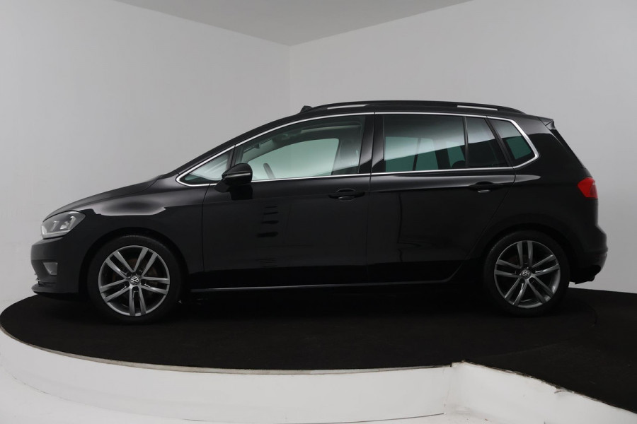 Volkswagen Golf Sportsvan 1.4 TSI Highline (PANORAMADAK, TREKHAAK, CAMERA, CRUISE ADAPTIEF, STOELVERWARMING, CARPLAY)