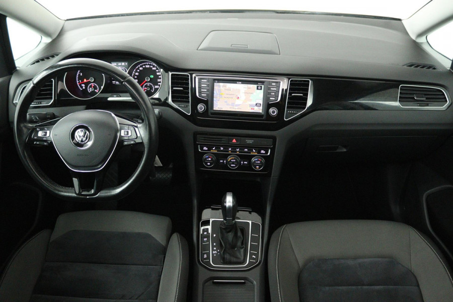 Volkswagen Golf Sportsvan 1.4 TSI Highline (PANORAMADAK, TREKHAAK, CAMERA, CRUISE ADAPTIEF, STOELVERWARMING, CARPLAY)