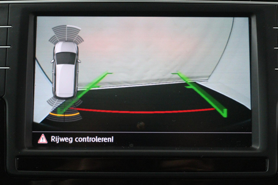 Volkswagen Golf Sportsvan 1.4 TSI Highline (PANORAMADAK, TREKHAAK, CAMERA, CRUISE ADAPTIEF, STOELVERWARMING, CARPLAY)