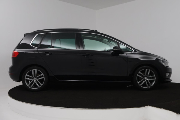 Volkswagen Golf Sportsvan 1.4 TSI Highline (PANORAMADAK, TREKHAAK, CAMERA, CRUISE ADAPTIEF, STOELVERWARMING, CARPLAY)