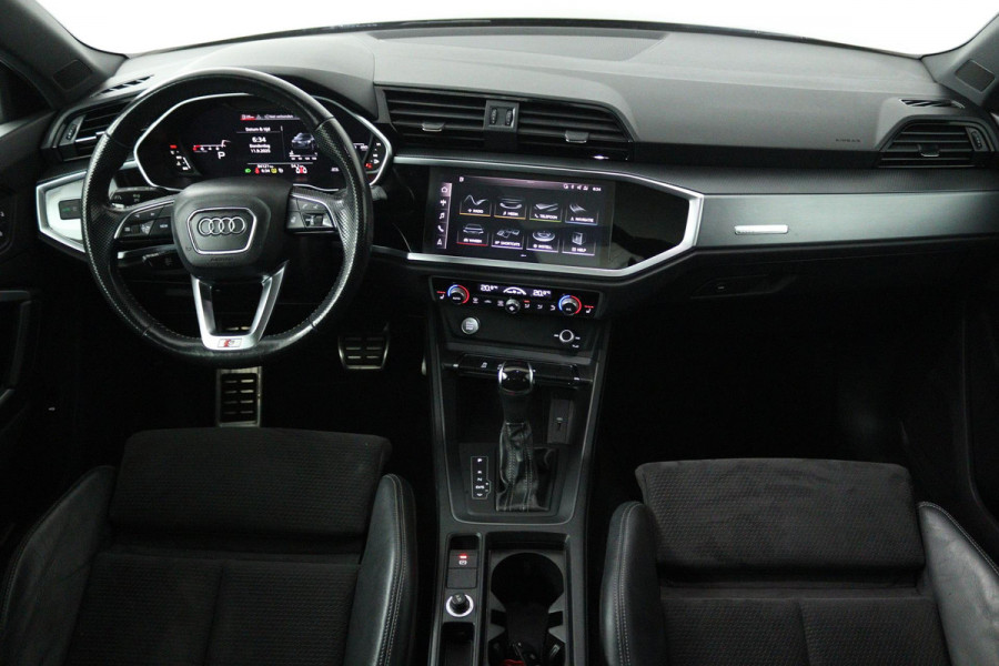 Audi Q3 35 TFSI edition one (PANORAMADAK, DIGITALE COCKPIT, LANE-ASSIST, STUUR/STOEL VERWARMING, AUTOMAAT, PARKEERSENSOREN)