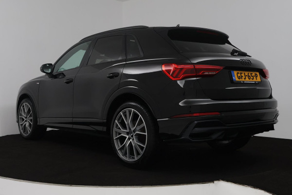 Audi Q3 35 TFSI edition one (PANORAMADAK, DIGITALE COCKPIT, LANE-ASSIST, STUUR/STOEL VERWARMING, AUTOMAAT, PARKEERSENSOREN)