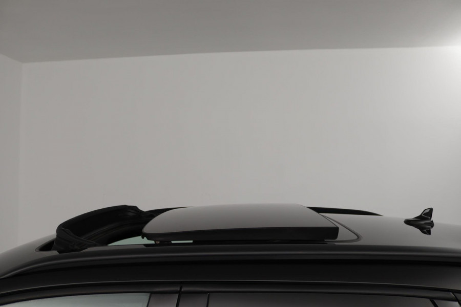 Audi Q3 35 TFSI edition one (PANORAMADAK, DIGITALE COCKPIT, LANE-ASSIST, STUUR/STOEL VERWARMING, AUTOMAAT, PARKEERSENSOREN)