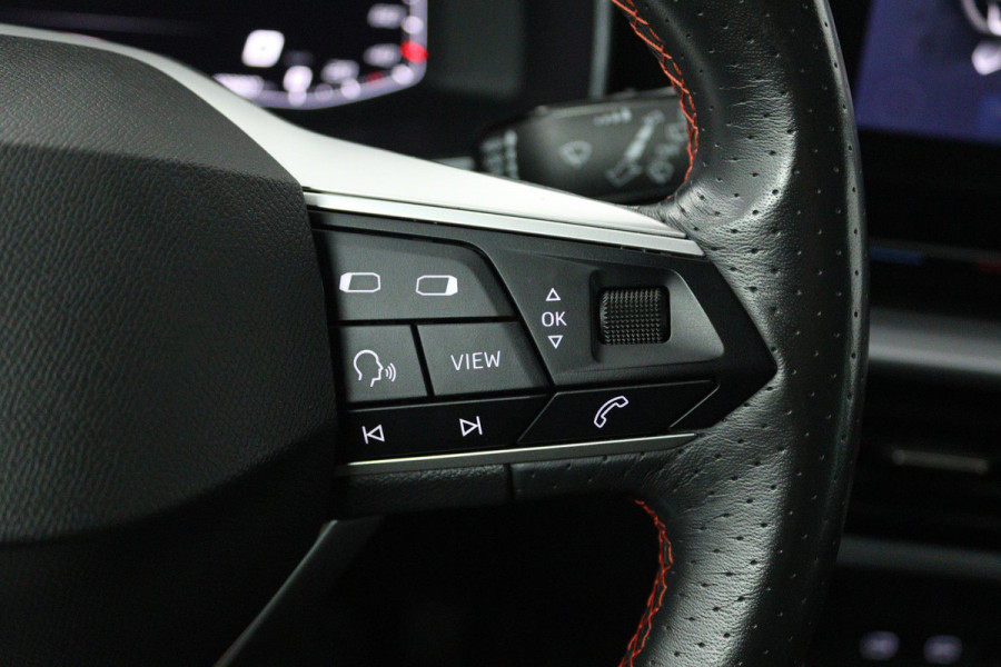 Seat Leon Sportstourer 1.5 TSI FR Business Intense (TREKHAAK, DIGITALE COCKPIT, CAMERA, SFEERVERLICHTING, PARKEERSENSOREN)