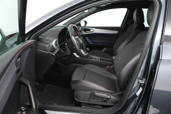 Seat Leon Sportstourer 1.5 TSI FR Business Intense (TREKHAAK, DIGITALE COCKPIT, CAMERA, SFEERVERLICHTING, PARKEERSENSOREN)