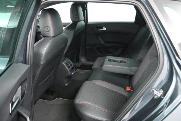 Seat Leon Sportstourer 1.5 TSI FR Business Intense (TREKHAAK, DIGITALE COCKPIT, CAMERA, SFEERVERLICHTING, PARKEERSENSOREN)