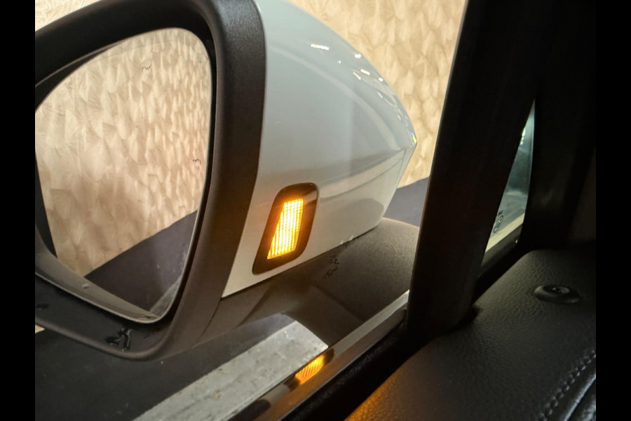 Volkswagen Tiguan 1.5 eTSI R-Line Edition |Pano |Keyless | 360 Camera | Massage | Sfeerverlichting