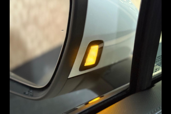 Volkswagen Tiguan 1.5 eTSI R-Line Edition |Pano |Keyless | 360 Camera | Massage | Sfeerverlichting