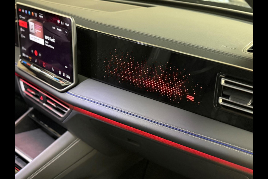 Volkswagen Tiguan 1.5 eTSI R-Line Edition |Pano |Keyless | 360 Camera | Massage | Sfeerverlichting