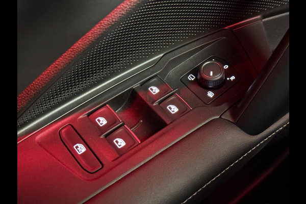 Volkswagen Tiguan 1.5 eTSI R-Line Edition |Pano |Keyless | 360 Camera | Massage | Sfeerverlichting