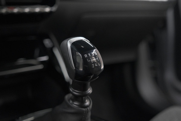 Peugeot 2008 PureTech 100 Allure | Camera | Navigatie | Parkeersensoren | Apple Carplay