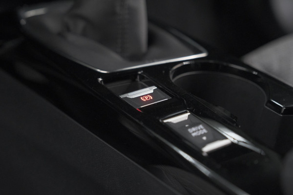 Peugeot 2008 PureTech 100 Allure | Camera | Navigatie | Parkeersensoren | Apple Carplay